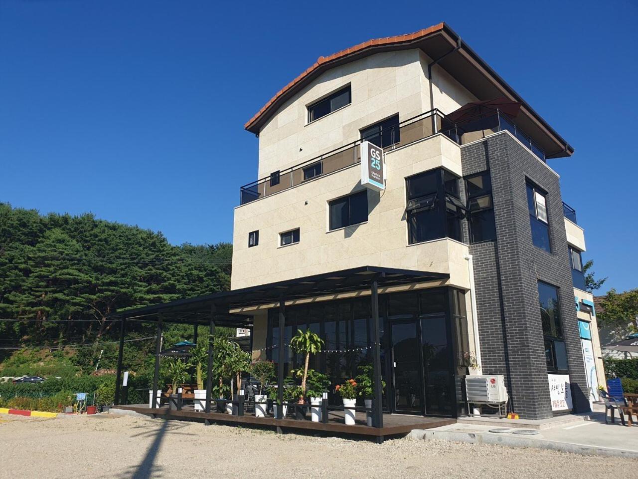 Hotel Gosung Shine House Goseong  Exterior foto